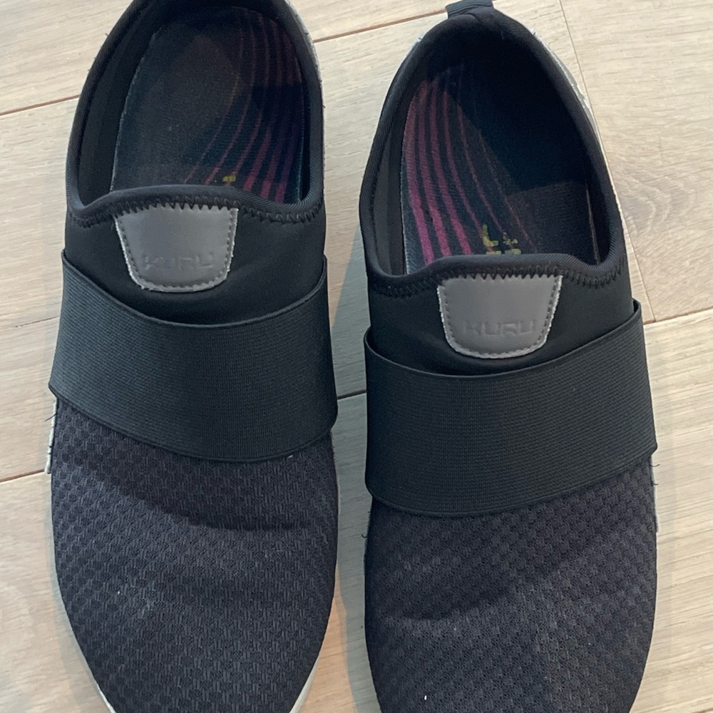KURU Women's Ellie Slip-On Comfort Shoes in Black/Gray